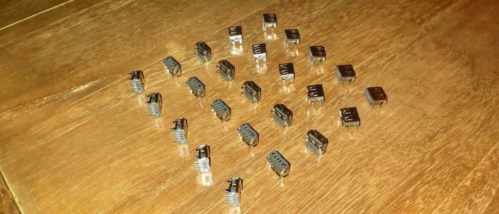 USB 2.0 poorten/connectors voor moederbord laptop NIEUW, Enlèvement ou Envoi, Neuf, Prise de courant