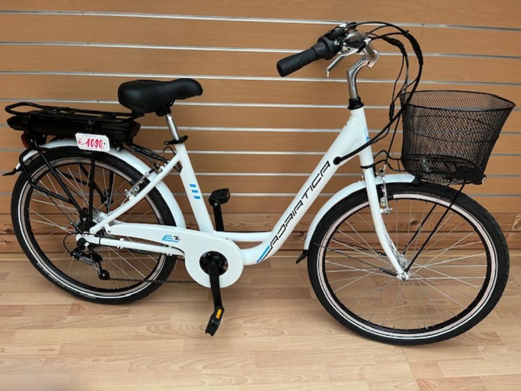 Nieuwe Elektrische Dames fiets (school), Ophalen, Nieuw