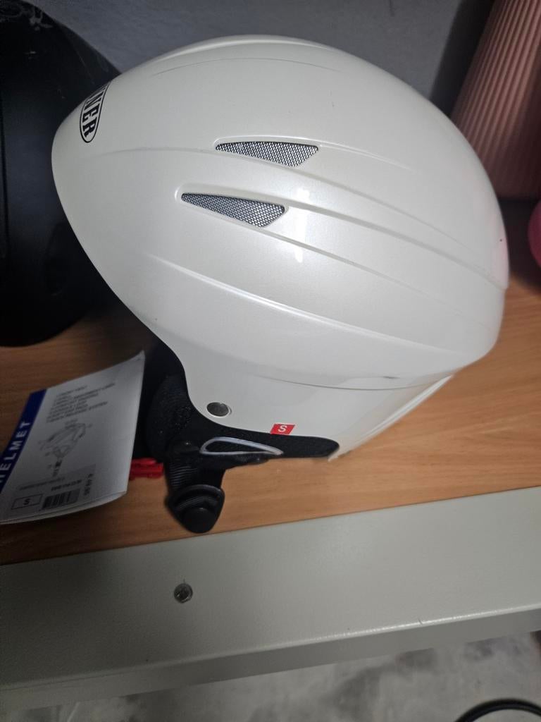 Skihelm dames nieuw, Sport en Fitness, Ophalen of Verzenden