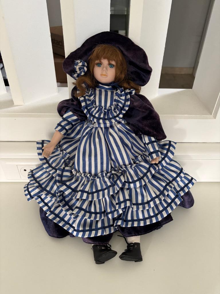 Ancienne poupée robe ligne bleu, Ophalen of Verzenden, Gebruikt, Pop