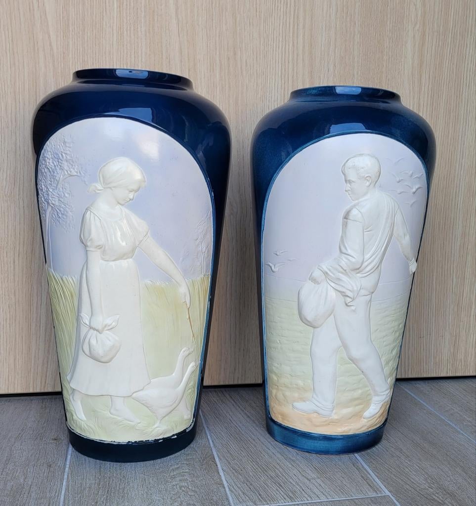 Vases en pierre bleue « Les semeurs »., Antiquités & Art, Enlèvement ou Envoi