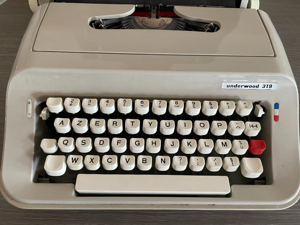 Vintage Underwood 319 schrijfmachine, Ophalen