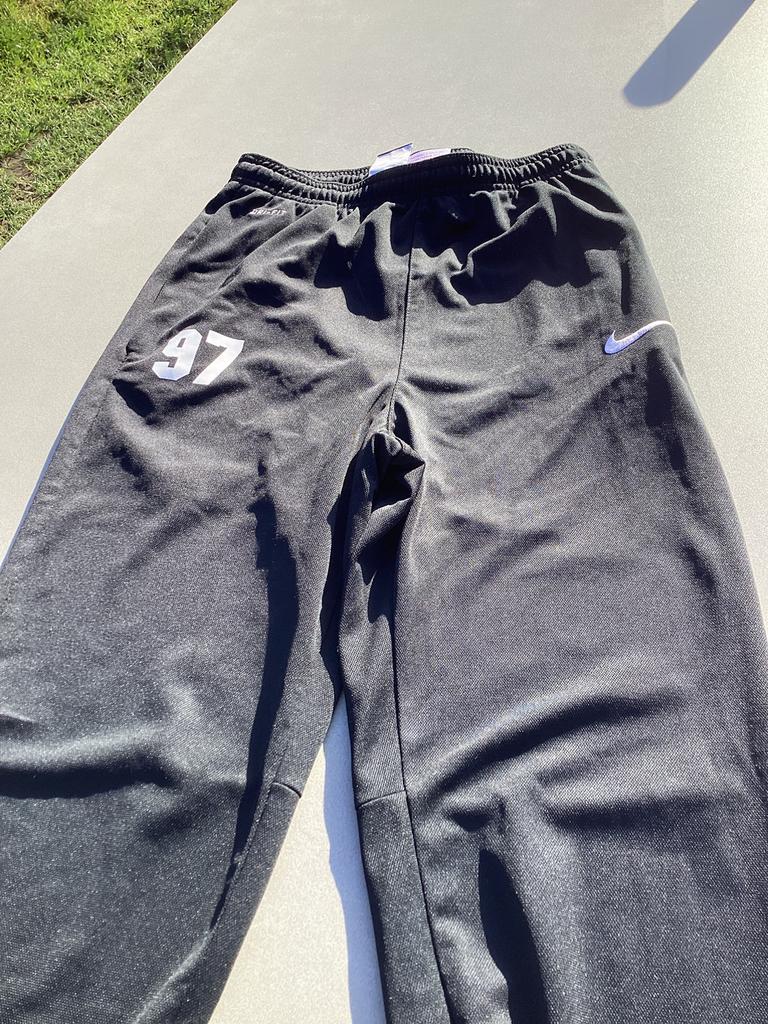 Trainingsbroek Nike, Kinderen en Baby's, Broek, Jongen of Meisje, Ophalen of Verzenden, Zo goed als nieuw