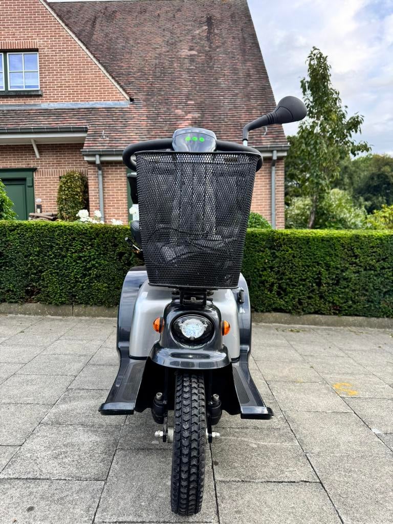 Bijna nieuw L & M Mezzo Scootmobiel inc Nieuwe accu, Diversen, Rolstoelen, Zo goed als nieuw, Elektrische rolstoel, Inklapbaar
