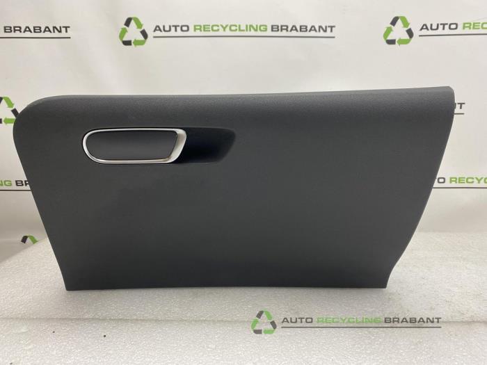 Boîte à gants d'un Citroen DS4, -, 3 mois de garantie, Utilisé, -