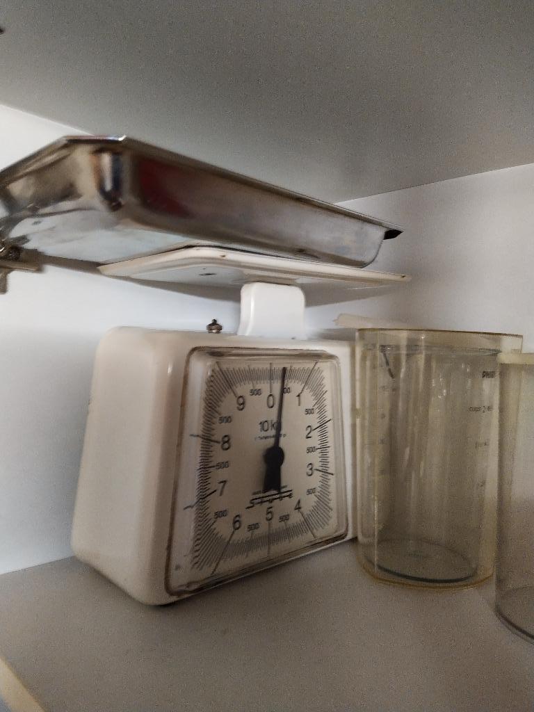 Oude vintage weegschaal, Elektronische apparatuur, Weegschalen, Ophalen, Gebruikt, Keukenweegschaal, Analoog