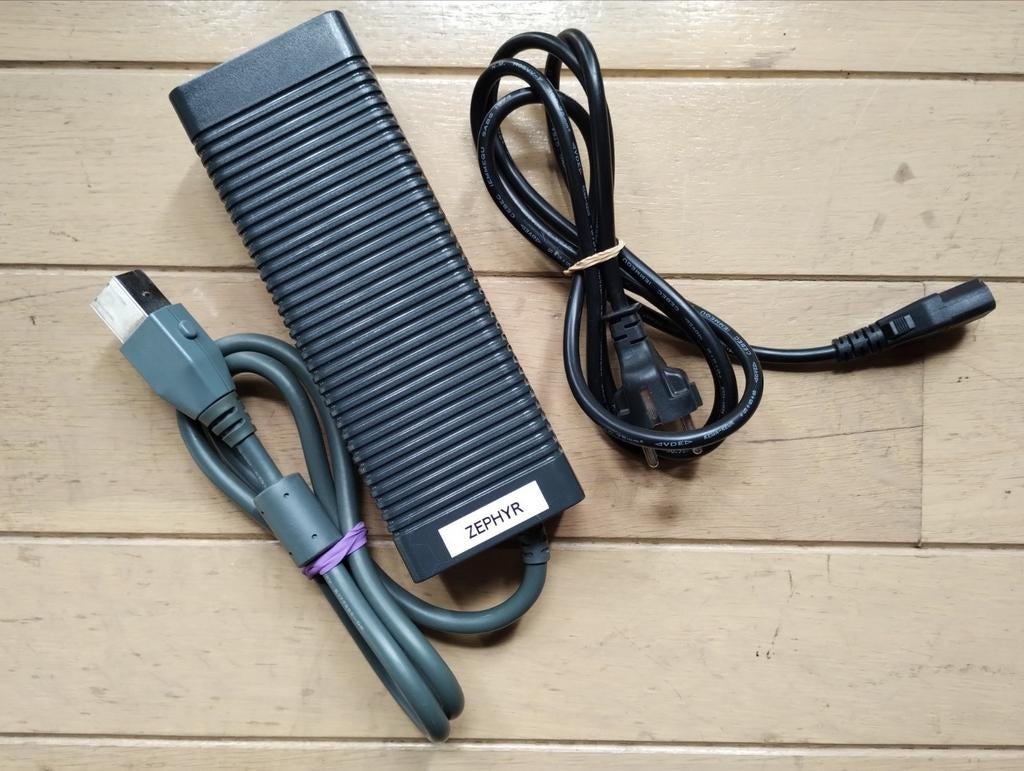 Xbox 360 power supply (Xenon/Zephyr), Games en Spelcomputers, Spelcomputers | Xbox | Accessoires, Ophalen of Verzenden, Zo goed als nieuw