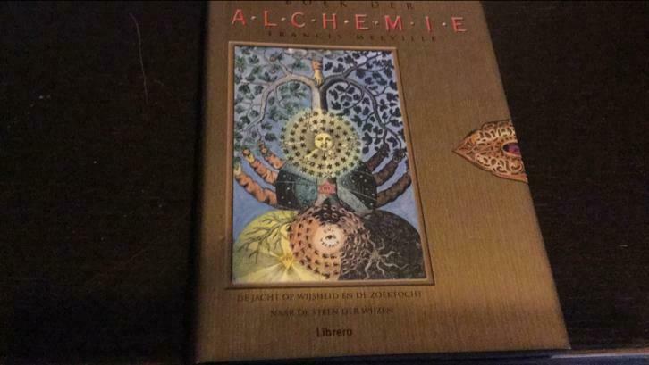 Boek der alchemie (:), Boeken, Ophalen, Zo goed als nieuw