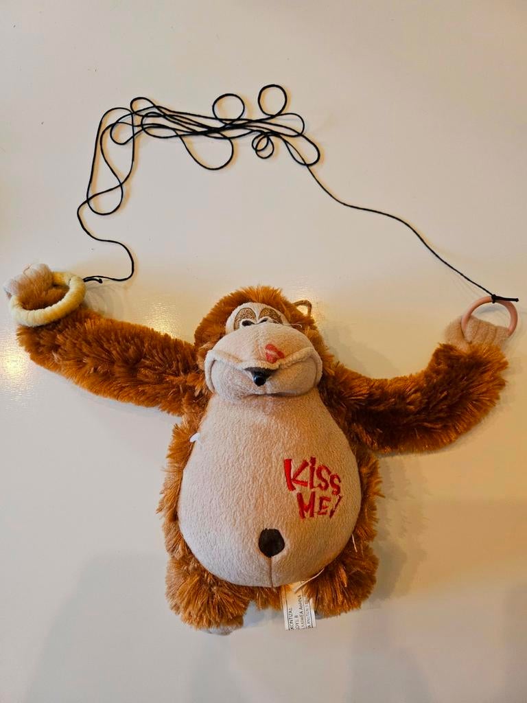 Vintage „" Kiss Me "” Grand Ape”, Ophalen of Verzenden, Zo goed als nieuw