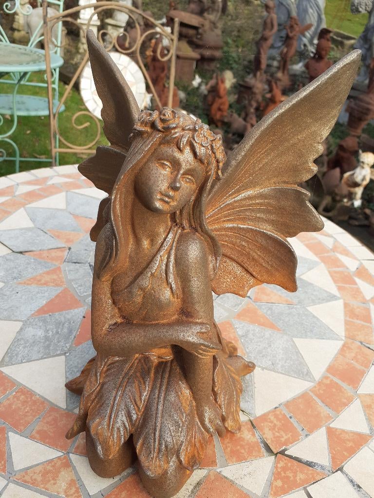STATUE EN FONTE PATINEE (LA FEE A GENOUX), Enlèvement ou Envoi, Neuf