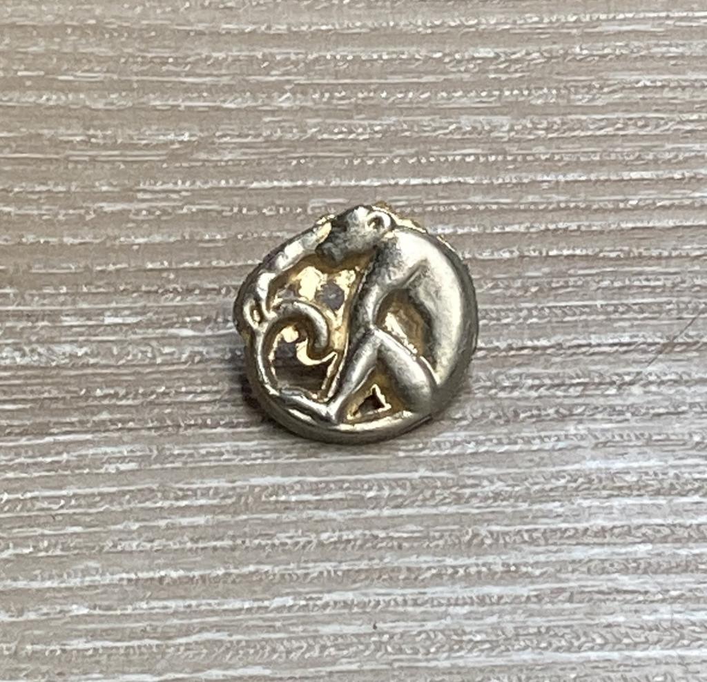 PIN - AAP - AAPJE - SINGE - MONKEY, Envoi, Utilisé, Animal et Nature, Insigne ou Pin's