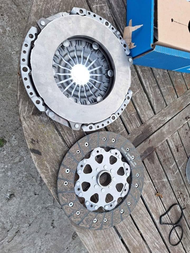 kit d enbrayage bmw 518 pas le bon mdelle, Enlèvement, Neuf, BMW