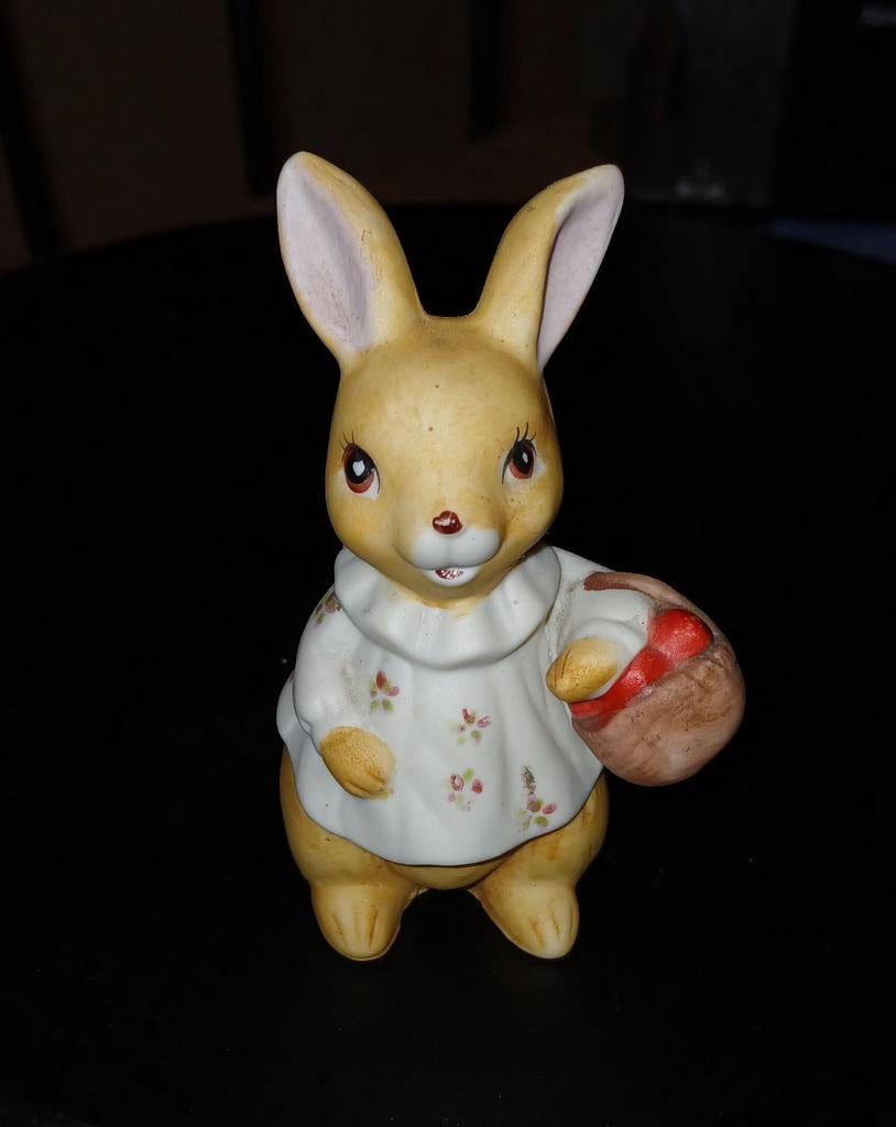 2 figurines en porcelaine dont une des années 50, Enlèvement