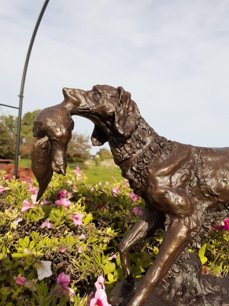 Bronzen beeld gesigneerd op marmeren voet (de jachthond), Ophalen of Verzenden, Brons