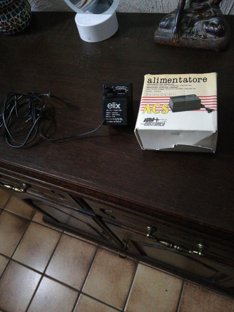 Adaptateur Elix. Câble amovible., Enlèvement ou Envoi, Comme neuf