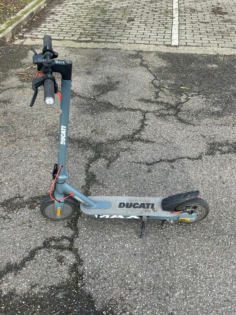 Ducati step, Fietsen en Brommers, Steps, Ophalen, Zo goed als nieuw