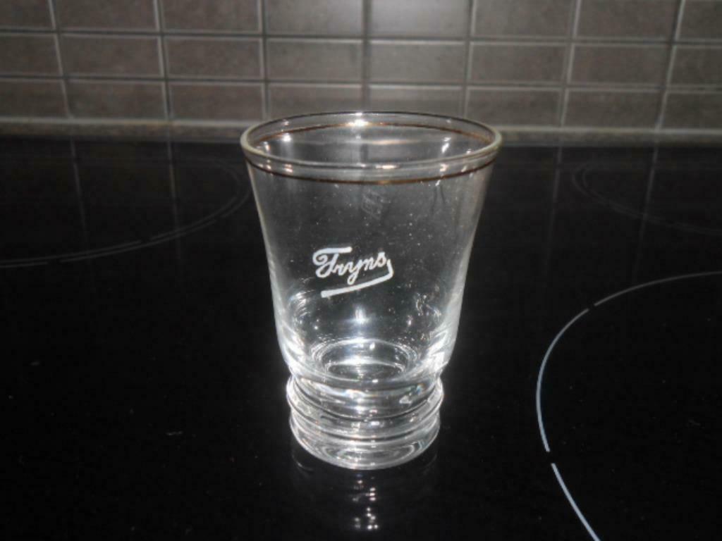 Fryns Hasselt jeneverglas gezuurd ., Verzamelen, Ophalen of Verzenden, Zo goed als nieuw, Glas of Glazen, Overige merken