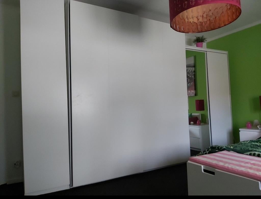 Vêtements d'armoire, Enlèvement