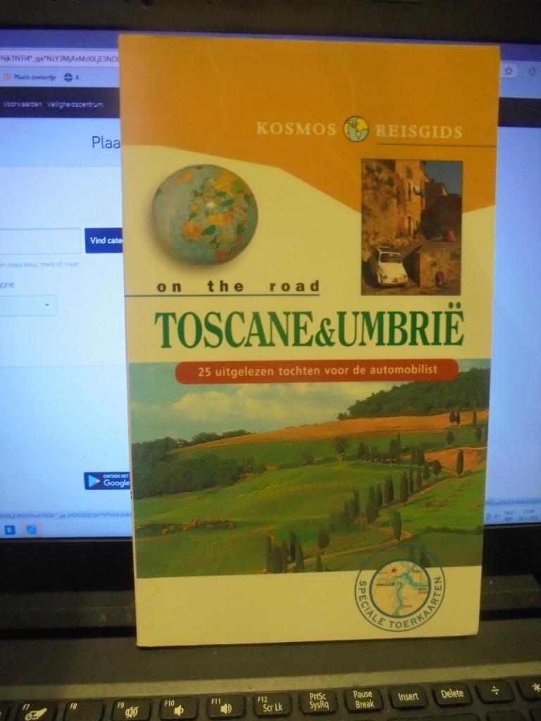 Toscane en Umbrië, Ophalen of Verzenden, Zo goed als nieuw, Reisgids of -boek