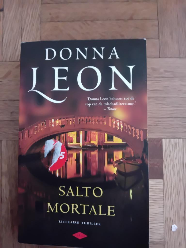 Boek salto mortale donna leon, Enlèvement ou Envoi