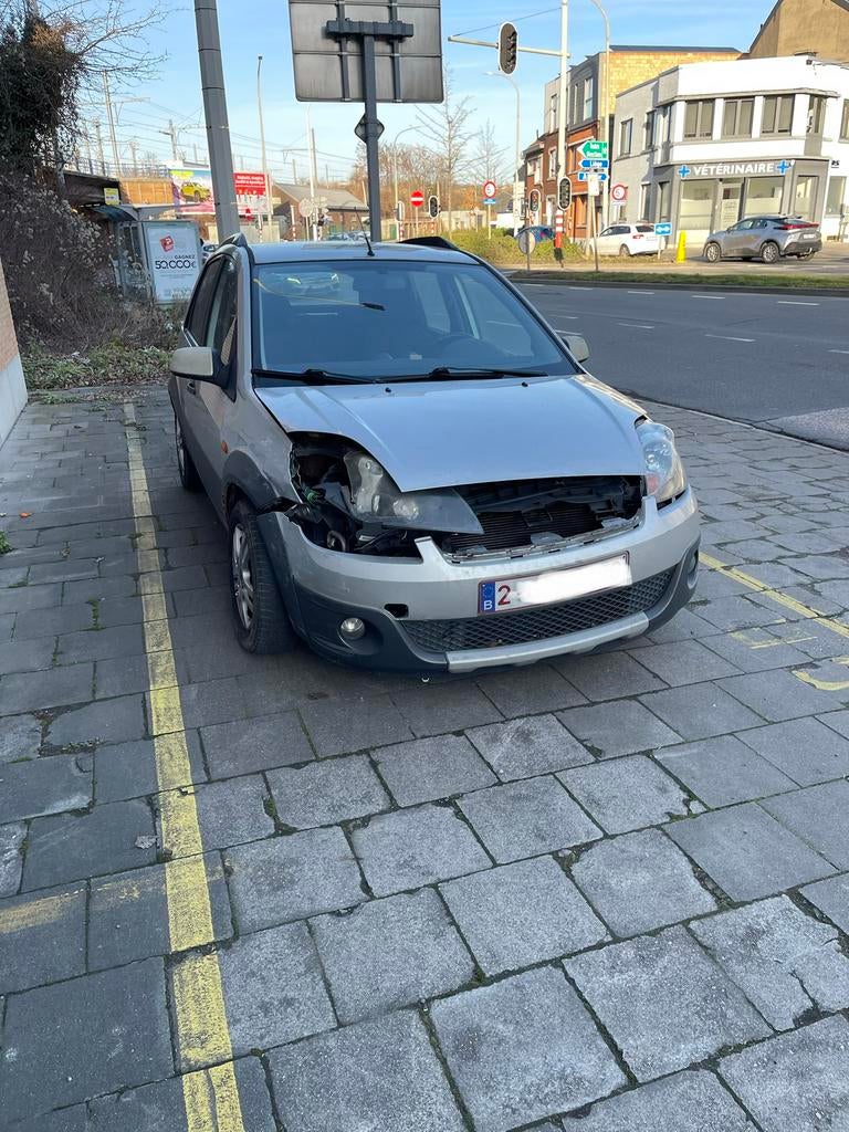 Ford fiesta 2006 diesel accidenté, Enlèvement, Ford