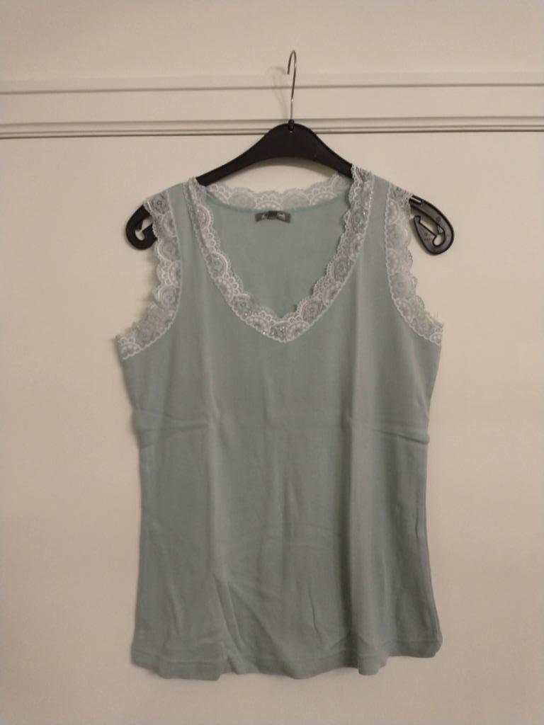 Feestelijk topje licht blauw - Russo & Conti - M, Kleding | Dames, Maat 38/40 (M), Blauw, Ophalen of Verzenden, Zonder mouw