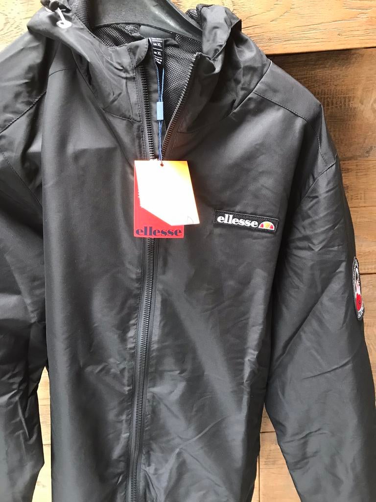Veste légère noire  Ellesse, Vêtements | Hommes, Neuf
