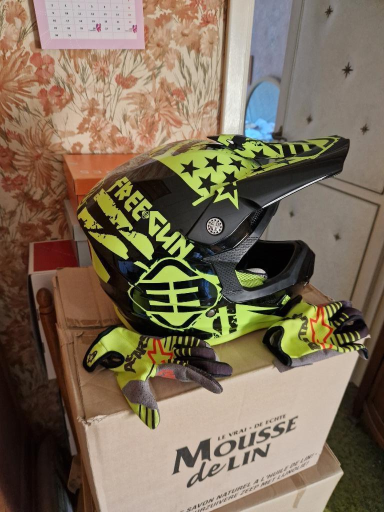 Casque moto cross + gants enfant, Motos, Autres marques, Enlèvement, S, Neuf, sans ticket