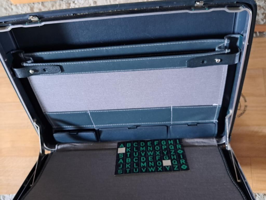 Samsonite koffer. Met sleutelslot. Zeer goede staat, Ophalen, Zo goed als nieuw, Hard kunststof, Slot