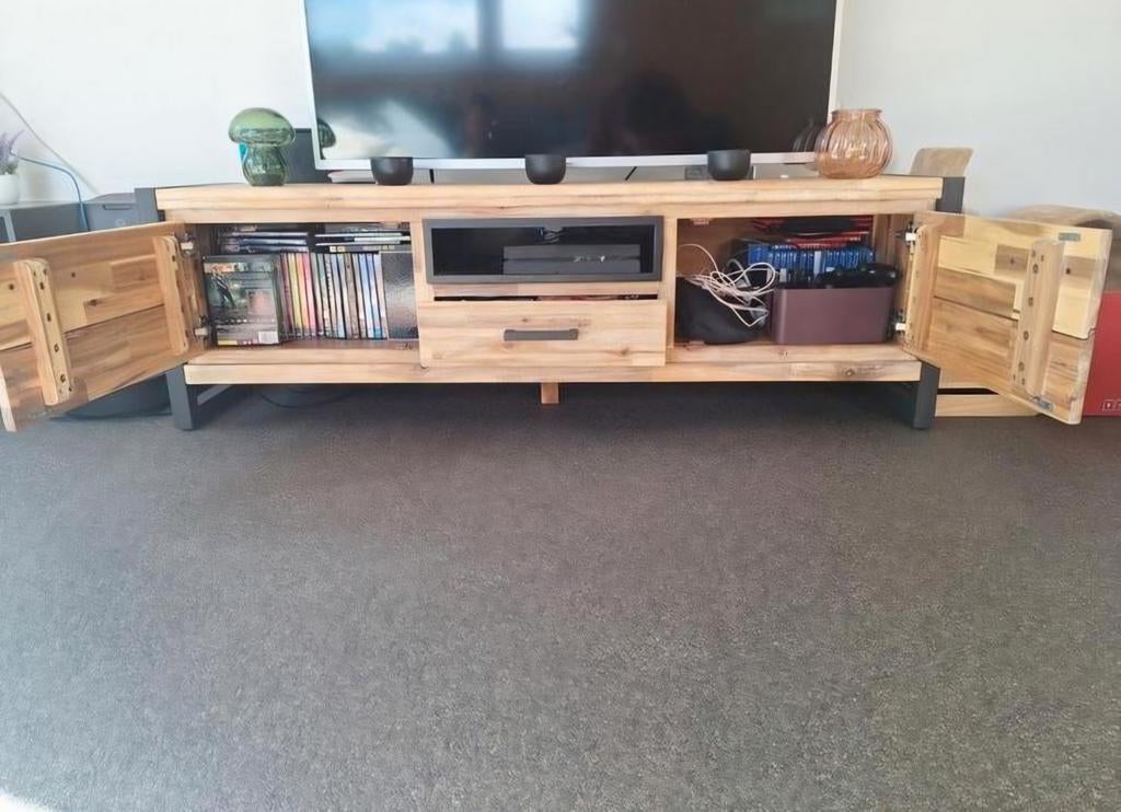 Tv kast, Ophalen