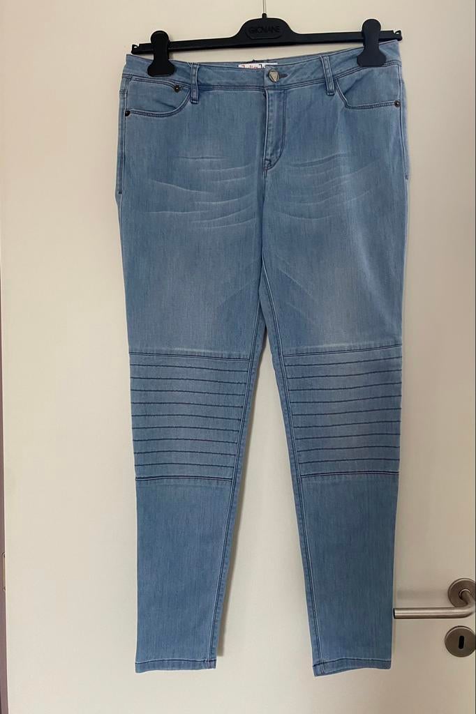 Jeans, Julia June, Ophalen of Verzenden, Zo goed als nieuw, Blauw