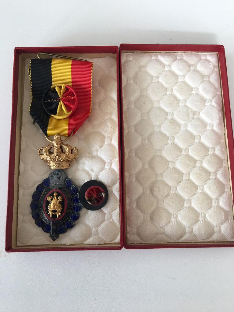 Ereteken Eerste klas van de arbeid, Ophalen of Verzenden