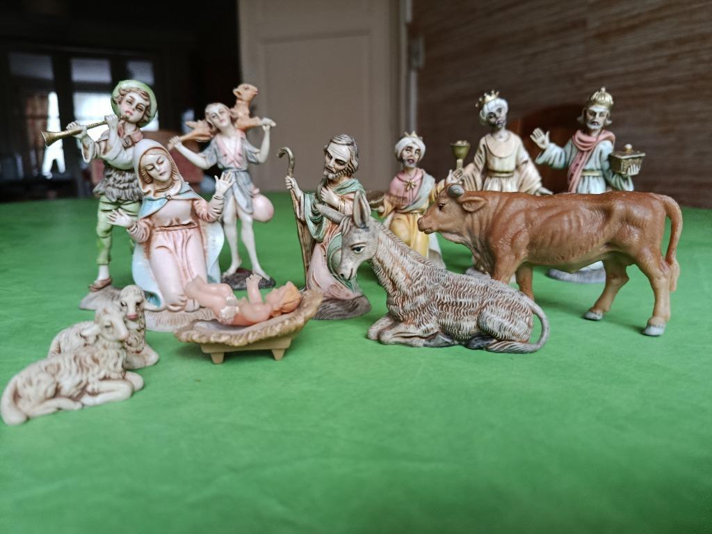 VINTAGE KERSTBEELDJES VOLLEDIGE SET MET 12 BEELDJES, Ophalen of Verzenden, Zo goed als nieuw