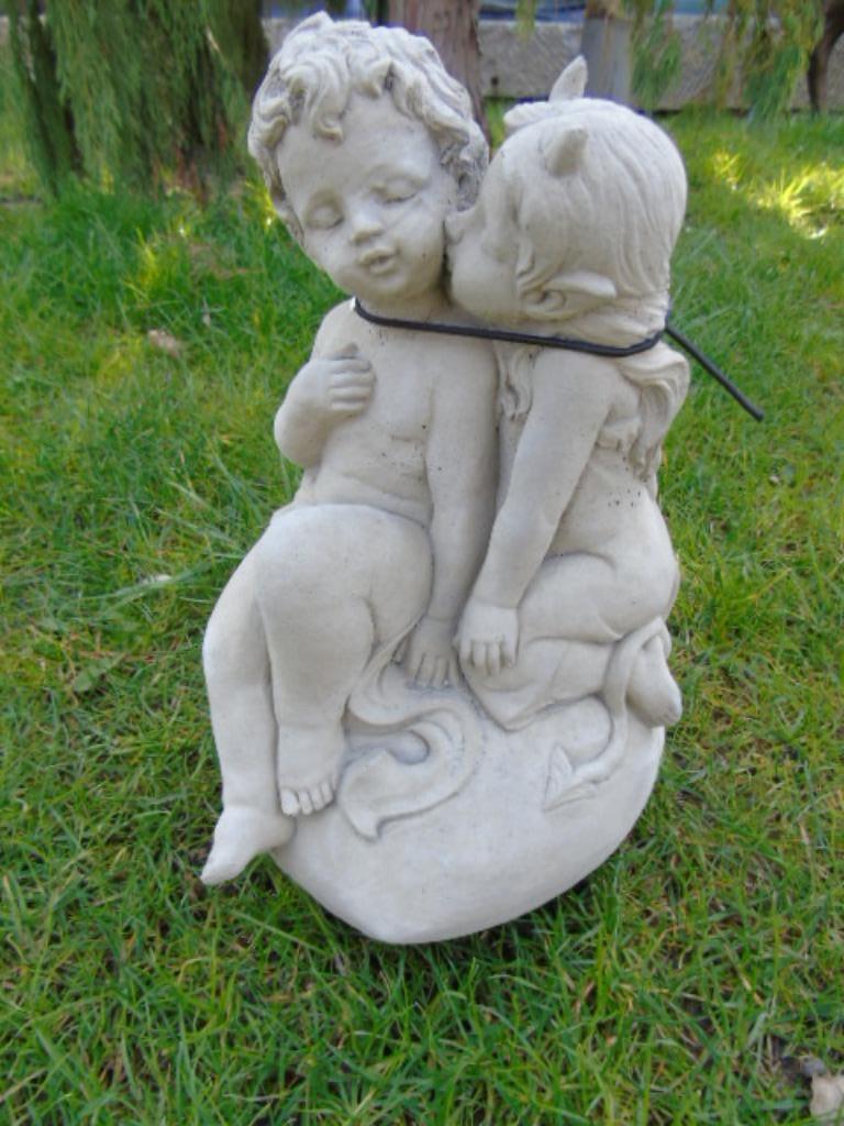 statue un angelot et une diablesse en pierre ...., Jardin & Terrasse, Enlèvement, Neuf, Pierre, Ange
