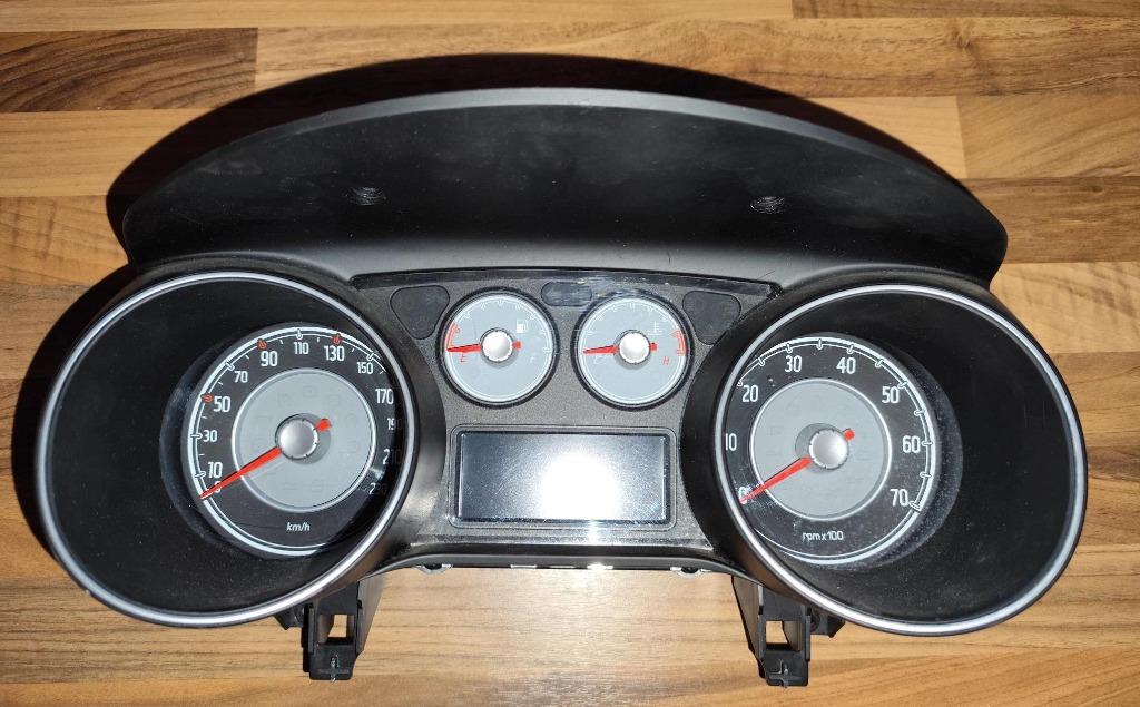 Kmteller FIAT PUNTO herstelling LCD instrument, Ophalen of Verzenden, Gebruikt, Fiat