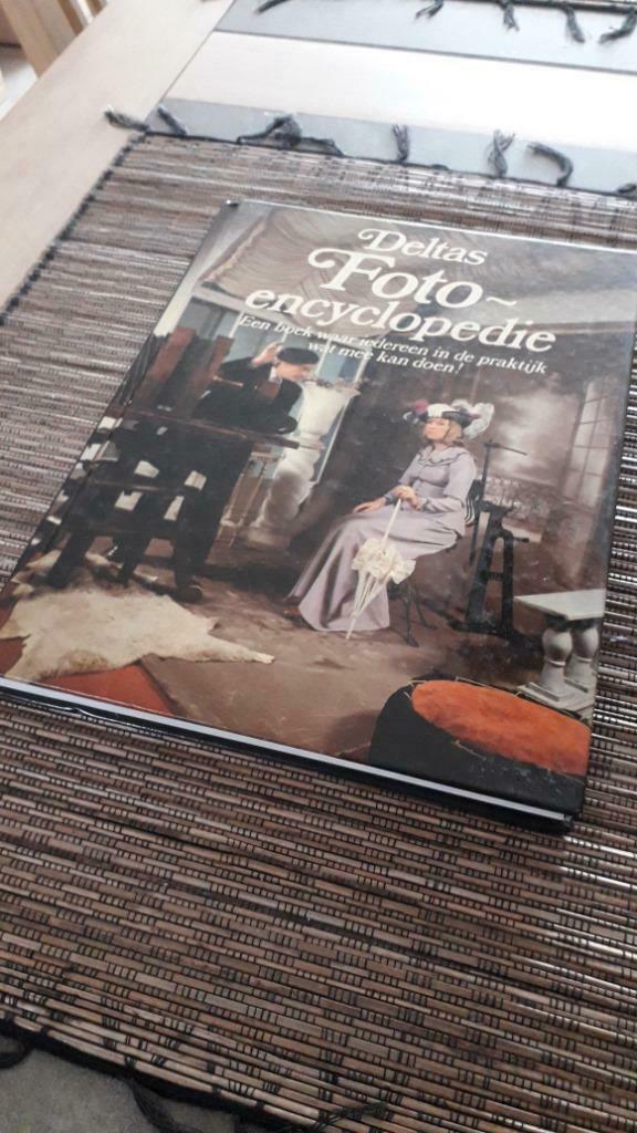 Deltas Foto Encyclopedie, Ophalen of Verzenden, Zo goed als nieuw, Fotografie algemeen