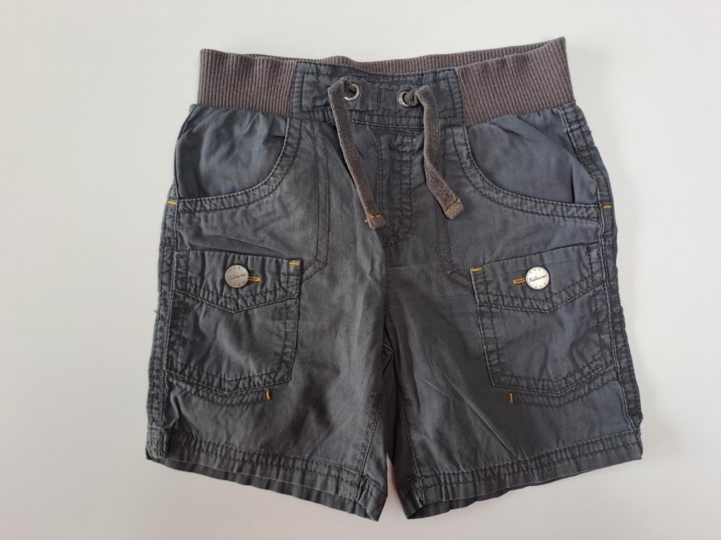 t 90-97 Short gris foncé avec cordons, Enfants & Bébés, Vêtements enfant | Taille 98, Garçon, Enlèvement ou Envoi, Utilisé, Pantalon