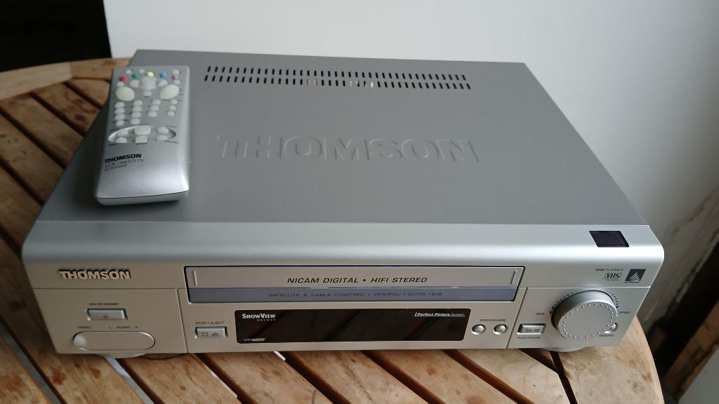 Thomson vintage VHS blokfluitspeler met afstandsbediening, Ophalen of Verzenden, Zo goed als nieuw, VHS-speler of -recorder