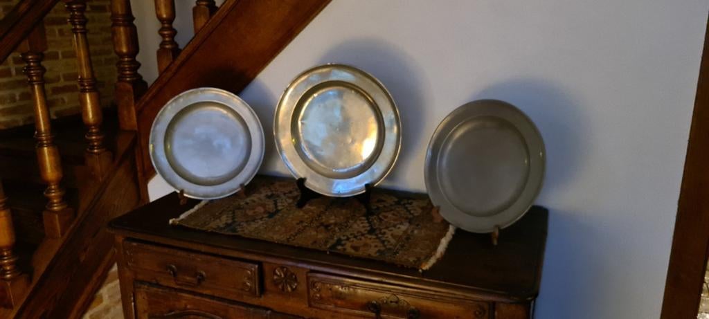 3 grote antieken tinnen schotels, Ophalen
