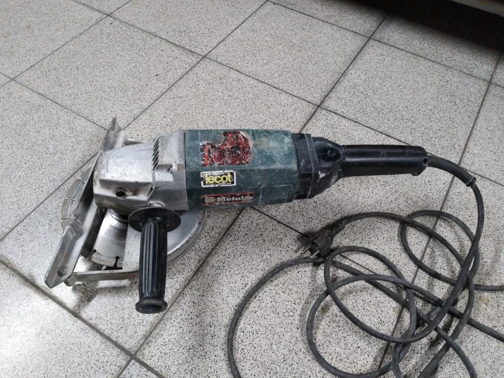 Haakse slijpmachine Metabo, Ophalen