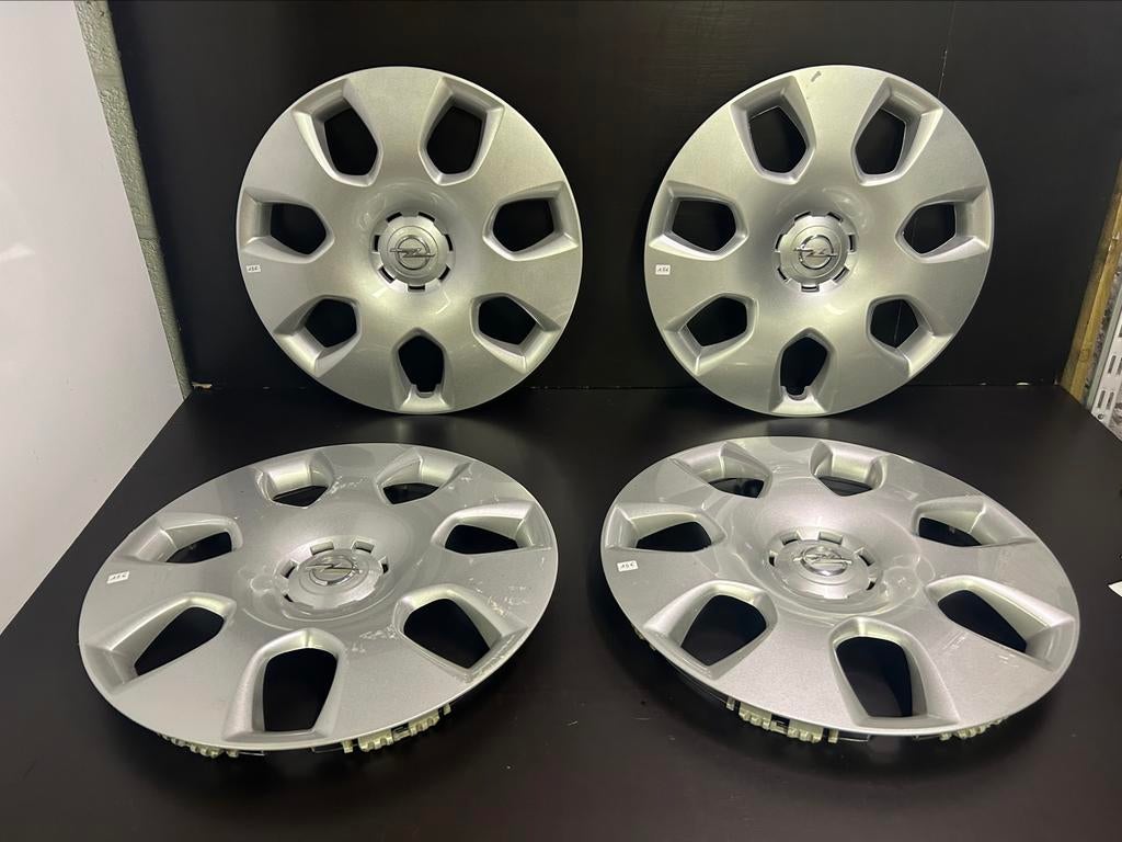4 wieldoppen Opel Zafira meriva astra astra combo vivaro 16", Gebruikt