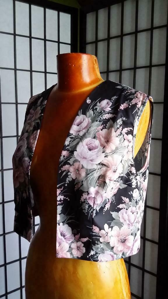 Veste / blazer / spencer noir à fleurs neuf, Neuf, Taille 38/40 (M), Enlèvement ou Envoi, Manteau