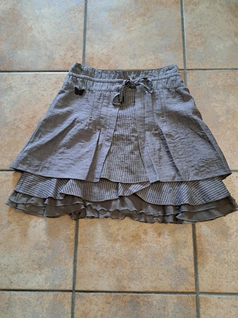 Jupe cassis taille 36, Vêtements | Femmes, Gris, Enlèvement ou Envoi, Cassis, Comme neuf