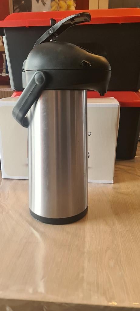 Thermos de café, Enlèvement