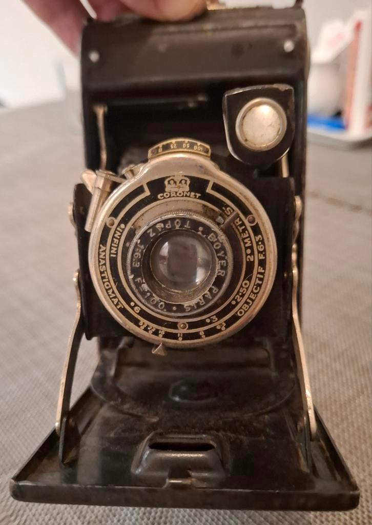 Vintage camera Coronet, Ophalen