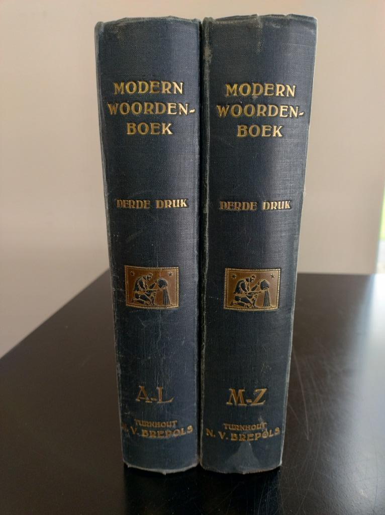 Modern woordenboek Brepols - Derde druk, Boeken, Ophalen of Verzenden, Gelezen
