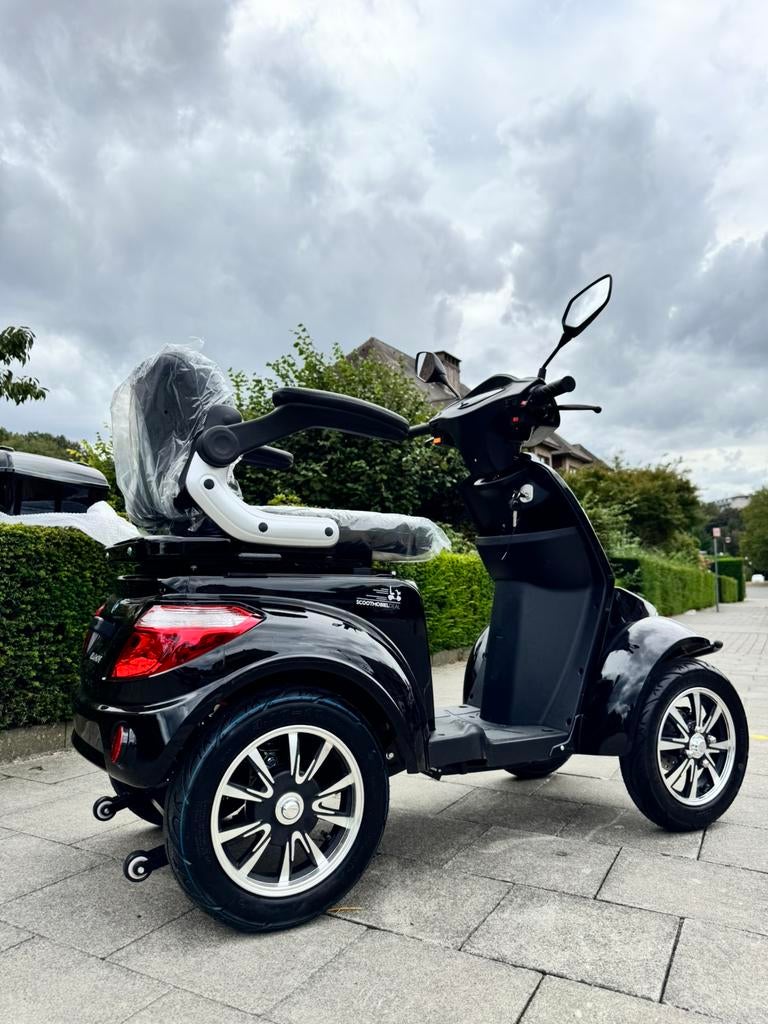 MOBIETECH Scootmobiel ( Nieuw ) elektrische invalide scooter, Ophalen of Verzenden, Zo goed als nieuw
