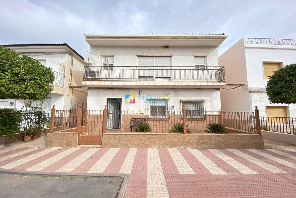 Spanje (Andalusië)- dorpswoning-11slpkmrs 7bdkmrs en zwembad, Immo, Dorp, Spanje, 630 m², 11 kamers