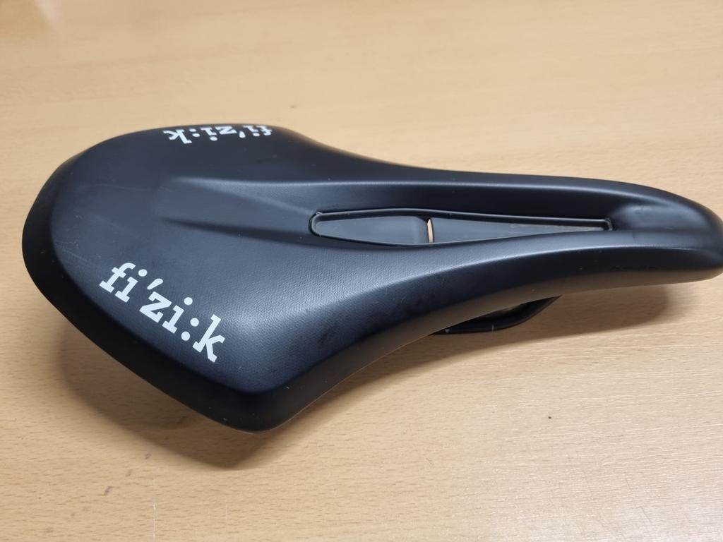 Zadel Fizik argo terra x3 150mm breed, Fietsen en Brommers, Ophalen, Zadel
