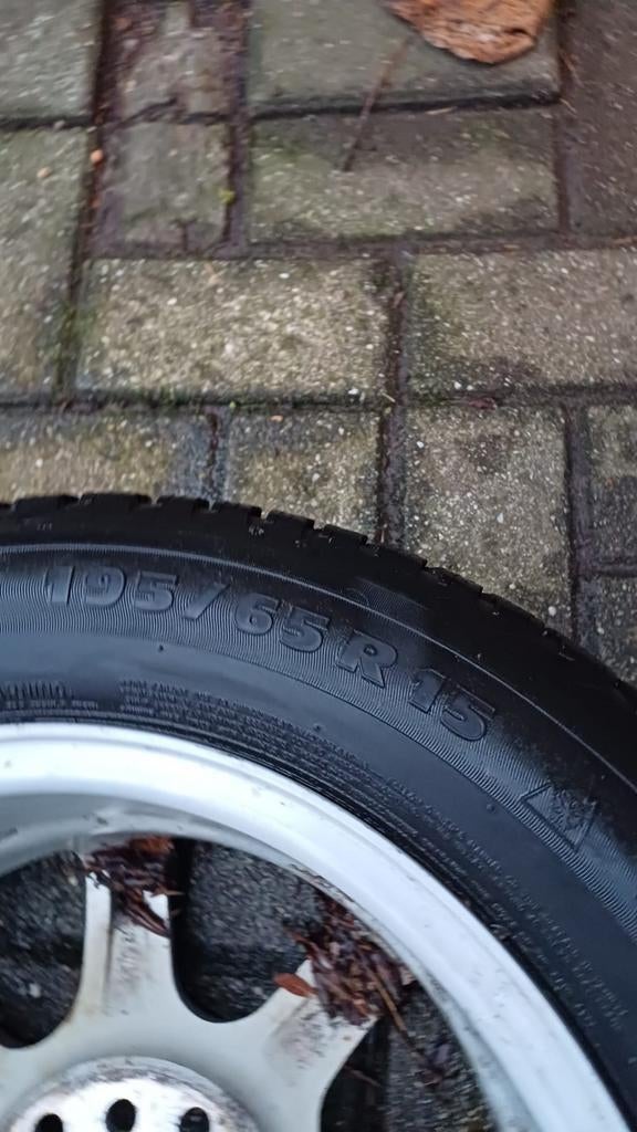 Pneus d'hiver Michelin 195/65 R15, Enlèvement, Pneus hiver, Jante(s)